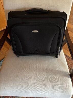 Carry on Suitcase Black